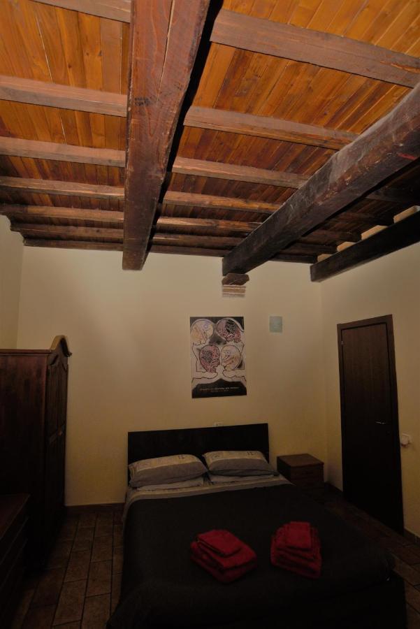 Via Della Posterna Apartment Spoleto Luaran gambar