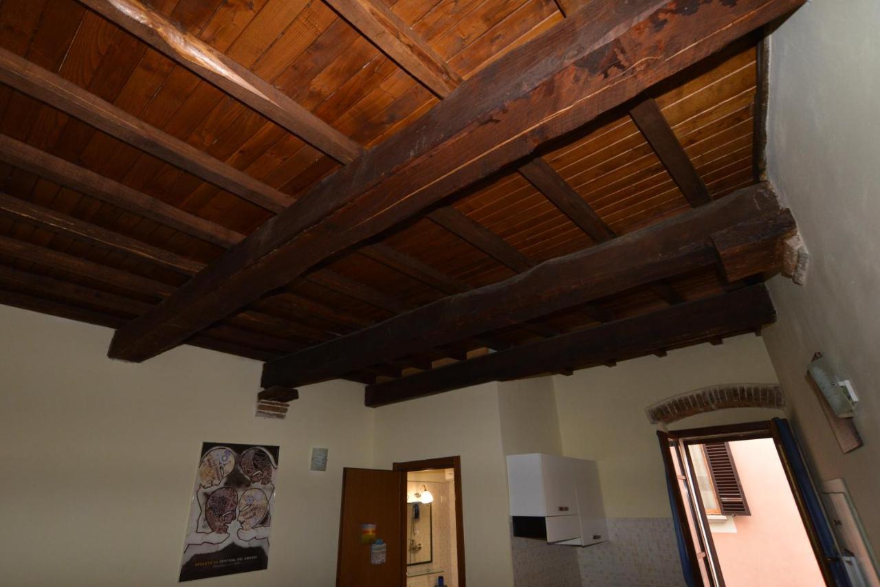 Via Della Posterna Apartment Spoleto Luaran gambar