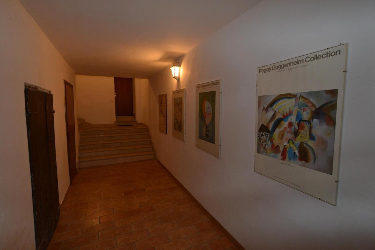 Via Della Posterna Apartment Spoleto Luaran gambar