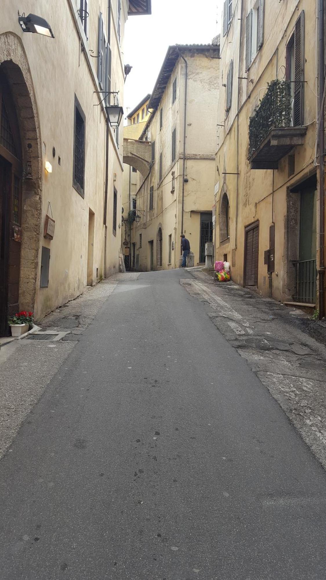 Via Della Posterna Apartment Spoleto Luaran gambar