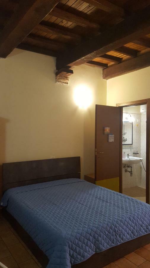 Via Della Posterna Apartment Spoleto Luaran gambar