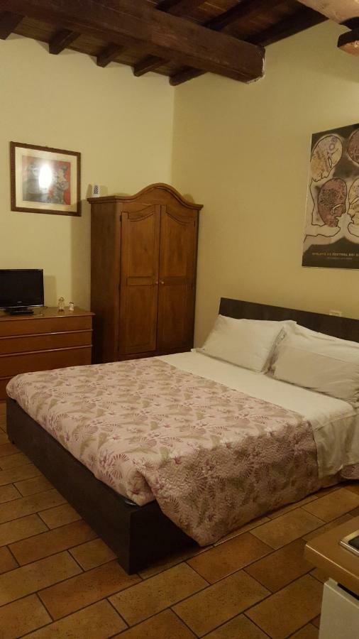Via Della Posterna Apartment Spoleto Luaran gambar
